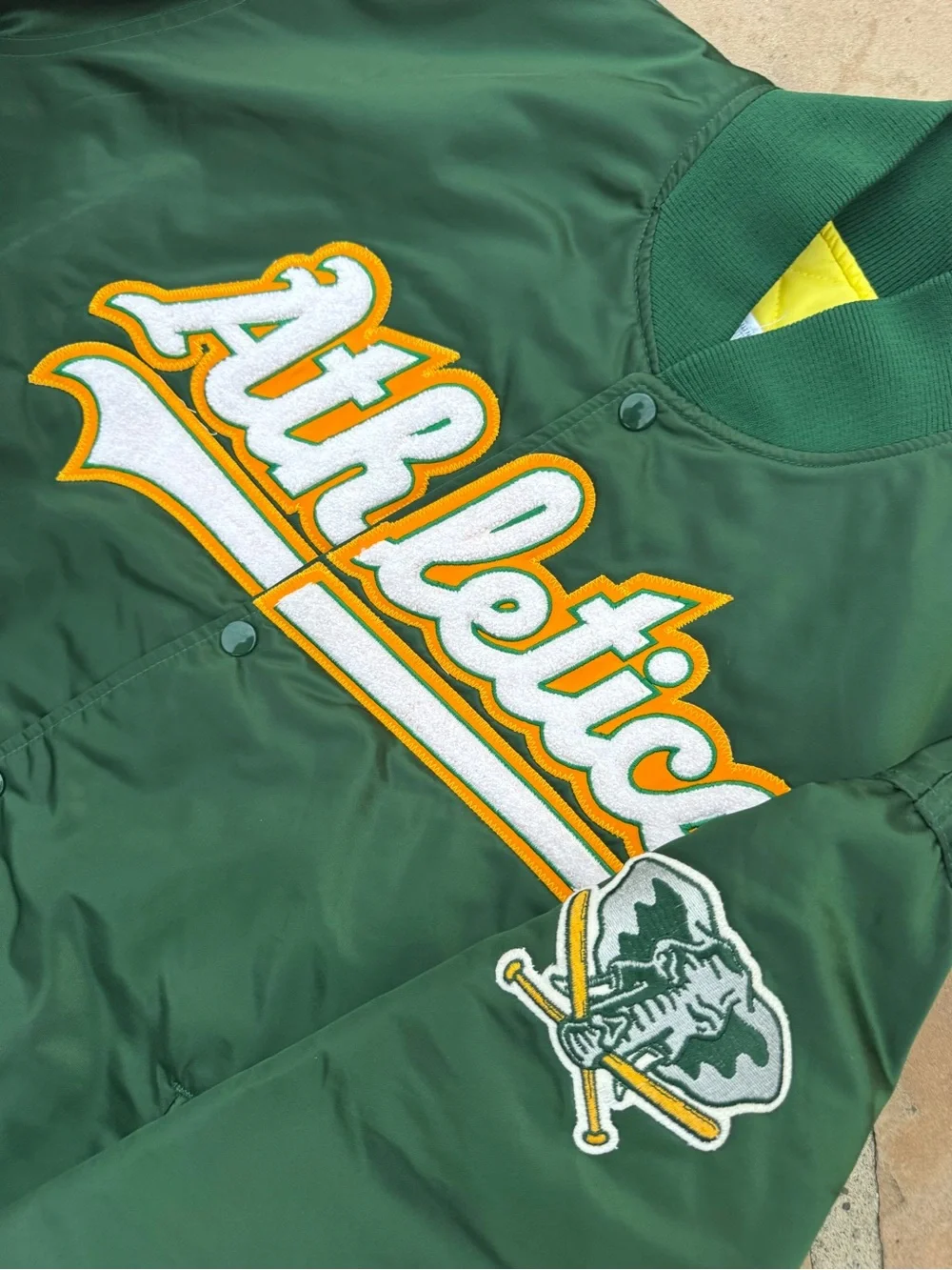 Vtg 1990 Starter Oakland Athletics Script Spellout Diamond Collection XL Jacket